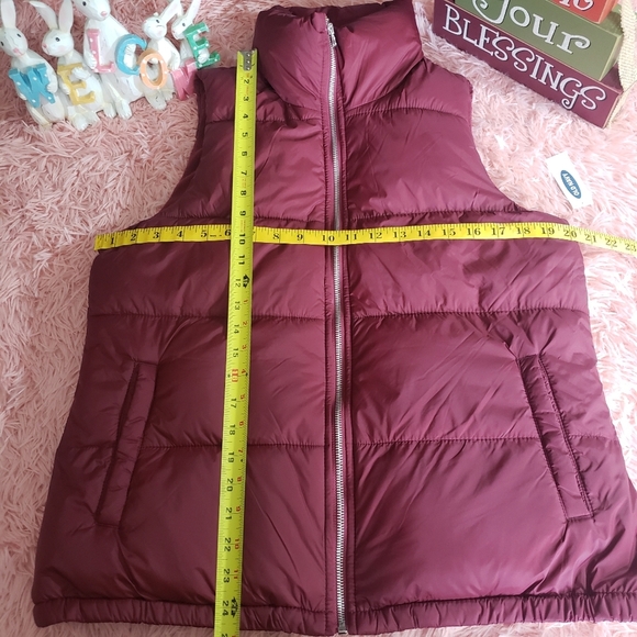 Old navy puffer vest women burgandy size M NWT - Picture 6 of 8